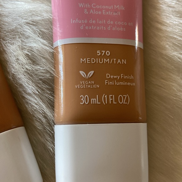 Covergirl clean fresh foundation set of two - Picture 3 of 3